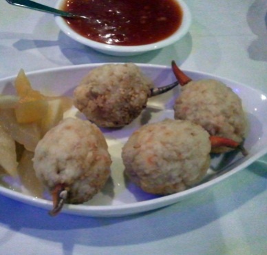 Tiny little crab claws encased in minced prawns. Prawns were rubbery and chewy, crab meat was minuscule.